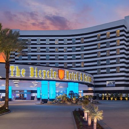 Hotel Parkwest Bicycle Casino Bell Gardens Esterno foto