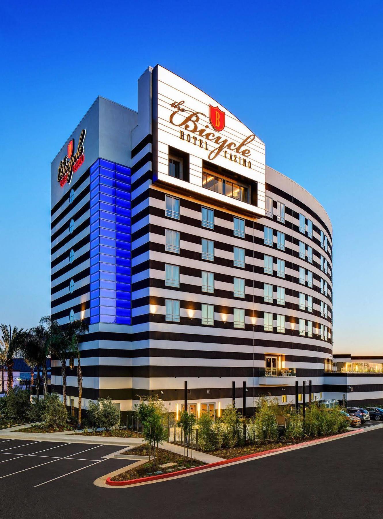 Hotel Parkwest Bicycle Casino Bell Gardens Esterno foto