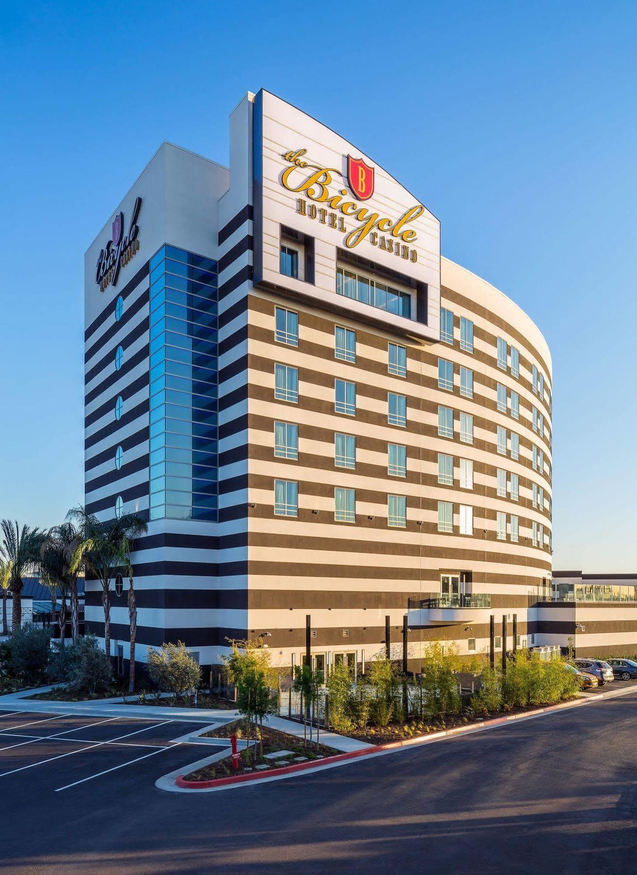 Hotel Parkwest Bicycle Casino Bell Gardens Esterno foto